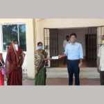 MUKHYAMANTRINKA RELIEF PANTHIKU SAHAYOGARA HATA BADHAILE MAHILA SANGHATHAN