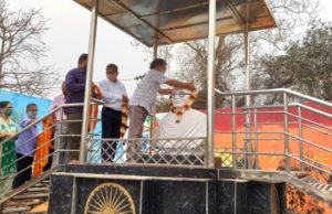 ଗାନ୍ଧୀଙ୍କ ଓଡ଼ିଶା ଆଗମନର ଶତ ବାର୍ଷିକୀ ପାଳନ ଅବସରରେ ଜିଲ୍ଳା ପ୍ରଶାସନ ପକ୍ଷରୁ ଶ୍ରଦ୍ଧାଞ୍ଜଳି