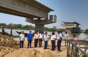 ବାଂଶଡା ପୋଲ କାର୍ଯ୍ୟର ସମୀକ୍ଷା କଲେ ଜିଲାପାଳ