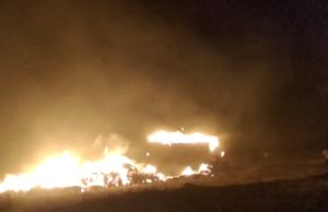 ଚଳନ୍ତା ଗାଡିରେ ବିଦ୍ୟୁତ୍ ତାର ଲାଗି ଜଳିଗଲା ଛଣଗାଡି