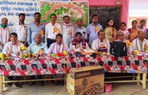 ଦୋସିଙ୍ଗାରେ ଅବସରକାଳୀନ ସମ୍ବର୍ନ୍ଧନା ସଭା, ଶିକ୍ଷକ ସମାଜ ଭୁଲିଗଲେ କୋବିଡ ନିୟମ