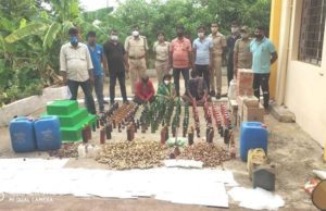 କେନ୍ଦ୍ରାଂଚଳ ଅବକାରୀ ସ୍କ୍ୱାର୍ଡ ଦ୍ୱାରା ବ୍ୟାପକ ଚଢାଉ ରେ ବ୍ୟାପକ ମଦ ଜବତ ୩ ଗିରଫ