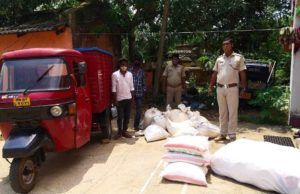 ମୁଢି ବୋଝେଇ ଗାଡିରୁ ୫୦୦ଲିଟର ମଦ ଜବତ