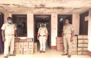 ଚାନ୍ଦପୁର ପୋଲିସ ର ବଡ ସଫଳତା …୩ ଲକ୍ଷ ରୁ ଉର୍ଦ୍ଧ ଟଙ୍କାର ବିଦେଶୀ ମଦ ସହ ୨ମାରୁତି ଗାଡି ଜବତ