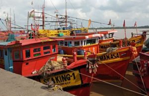 ବିପଦରେ ଧୀବର କୂଳ, ଟ୍ରଲରରେ ଲାଗିପାରୁନି ସତର୍କ ସୂଚନା ଯନ୍ତ୍ର, ୧୧ ବର୍ଷ ହେଲା ସଂପୂର୍ଣ୍ଣ ହେଉନି ଯୋଜନା