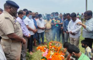 ବିପୁଳ ଜନସମାଗମରେ ଦିବଂଗତ ସ୍ୱାଧୀନତା ସଂଗ୍ରାମୀ ହୃଦାନନ୍ଦ ରାଉତଙ୍କ ଅନ୍ତିମ ଶୋଭାଯାତ୍ରା, ବିଧାୟକ ସଂଜୀବ ମଲ୍ଲିକଙ୍କ ସହ ସାମିଲ ହେଲେ ବହୁ ପ୍ରଶାସନିକ ଅଧିକାରୀ