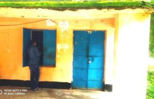 ରଣପୁର ଯୋଗାଣ କାର୍ଯ୍ୟାଳୟ ରେ କବାଟ ବନ୍ଦ ଝରକା ଖୋଲା