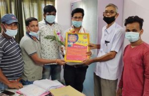 କରୋନା ନୋଡାଲ ଅଧିକାରୀ ବିପ୍ଳବଙ୍କୁ ତିହିଡି ଯୁବମଞ୍ଚ ପକ୍ଷରୁ କରୋନା ଯୋଦ୍ଧା ସମ୍ମାନ