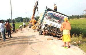 ରଣପୁର ଅଂଚଳ ରେ ଭାରୀଯାନ ଯାତାୟତ ଯୋଗୁଁ ବିପଦ ରେ ଧନ ଜୀବନ