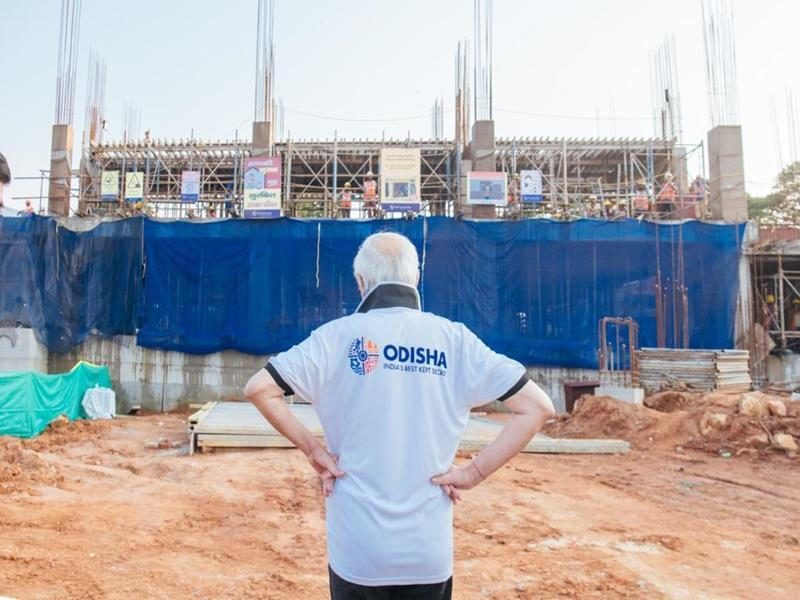 କଳିଙ୍ଗ ଷ୍ଟାଡିଅମରେ ମୁଖ୍ୟମନ୍ତ୍ରୀ : ଆଘାତପ୍ରାପ୍ତ ଯୁବ ମହିଳା ଫୁଟବଲ ଖେଳାଳୀ ମନୀଷା ପାଇଲେ ମୁଖ୍ୟମନ୍ତ୍ରୀଙ୍କ ଠାରୁ ଆଶ୍ବାସନା ଓ ପ୍ରେରଣା