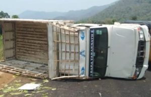 କେନ୍ଦୁପତ୍ର ଗାଡ଼ି ଓଲଟି ୨ ମୃତ, ୩ ଗୁରୁତର