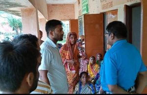 ବିଦ୍ୟାଳୟ ମରାମତି ଏବଂ ଉପକରଣ କିଣାରେ ଲକ୍ଷାଧିକ ଟଙ୍କା ଦୁର୍ନୀତି ଅଭିଯୋଗ, ପ୍ରଧାନ ଶିକ୍ଷକ ନିଲମ୍ବନ ଦାବିରେ ଧାରଣା, ୧୫ ଦିନରେ ସମାଧାନ ନହେଲେ ବିଦ୍ୟାଳୟରେ ପଡିବ ତାଲା – ସଭାପତି