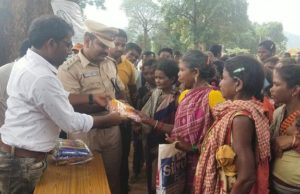 ସ୍ୱାଭିମାନ ଅଞ୍ଚଳରେ ଭୁସୁଡୁଛି ମାଓଗଡ଼ : ପୁଲସ ନିକଟରେ ଆତ୍ମସମର୍ପଣ କଲେ ମିଲିସିସ ସହ ୨୯୫ ମାଓସମର୍ଥକ