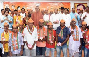 рморм┐рм╢рнНрм░рмг рмкрм░рнНрмм: рмнрмжрнНрм░рмХ рмЬрм┐рм▓рнНрм▓рм╛рм░ рмХрмВрмЧрнНрм░рнЗрм╕ рмУ рмХрморнНрнЯрнБрмирм┐рм╖рнНрмЯ рмирнЗрмдрм╛ рмУ рмХрм░рнНрморнА рммрм┐рмЬрнЗрмкрм┐рм░рнЗ рм╣рнЗрм▓рнЗ рм╕рм╛рморм┐рм▓