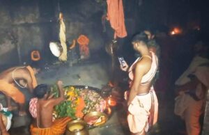 ଆଖଣ୍ଡଳମଣିଙ୍କ ମନ୍ଦିର ପ୍ରଶାସନର କଟକଣା ଫୁ କଲେ ପ୍ରଭାବଶାଳୀ ସେବାୟତ, ଗର୍ଭଗୃହରେ ପଶିଲେ ଅଣସେବାୟତ ଓ ଭକ୍ତ, ବାରଣ କରିବାରୁ ମନ୍ଦିର ସିକ୍ୟୁରିଟି ଗାର୍ଡଙ୍କୁ ମାଡ ଓ ଧମକ