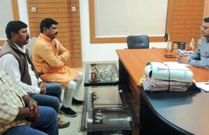 ଟୋଲଗେଟରେ ସ୍ଥାନୀୟ ଯୁବକଙ୍କୁ ନିଯୁକ୍ତି ଓ ଅର୍ଥ କାରବାର ବନ୍ଦ ଦାବି, ବିଜେପିର ଗଣଧାରଣା ଜାରି; ଜିଲ୍ଲାପାଳଙ୍କ ସହ ଆଲୋଚନା କଲେ ବିଜେପି ପ୍ରତନିଧିମଣ୍ଡଳୀ