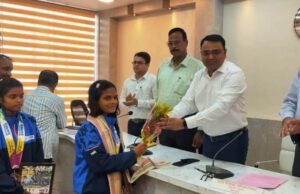 ଜାତୀୟ ସ୍ତରରେ ବ୍ରୋଞ୍ଜପ୍ରାପ୍ତ ଓଡ଼ିଶା ସିପକ୍ ଟାକ୍ରୋ ଟିମ୍ରେ ଥିବା ଭଦ୍ରକ ରୁ ୨ଜଣ ଖେଳାଳୀ ଜିଲ୍ଲା ପ୍ରଶାସନ ଦ୍ୱାରା ସମ୍ବର୍ଦ୍ଧିତ