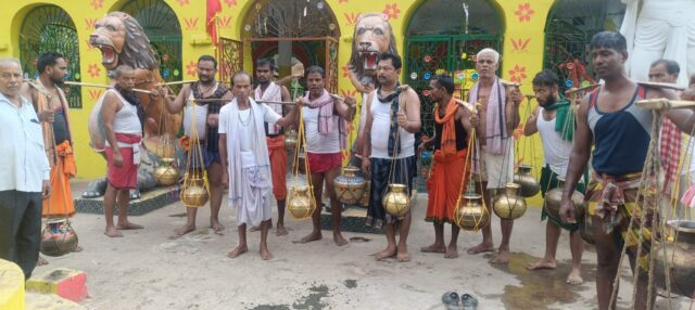 MOTO RATNESWAR MAHADEV JALABHISEK