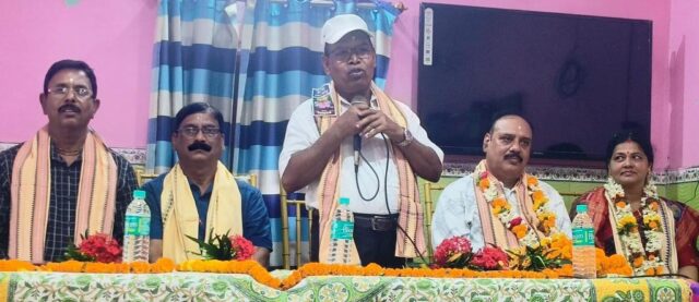 AGARAPADA THANA IIC NKU ABSARAKALINA SAMBARDHANA PHOTO (2)