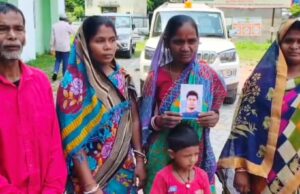 рмХрм░рнНрмгрнНрмгрм╛рмЯрмХрм░рнЗ рмХрм╛рмо рмХрм░рм┐рммрм╛рмХрнБ рмпрм╛рмЗ рнй рморм╛рм╕ рм╣рнЗрм▓рм╛ рмкрнБрмЕ рмирм┐рмЦрнЛрмЬ, рмПрмдрм╛рм▓рм╛ рм░рмЦрнБрмирм┐ рмкрнЛрм▓рм┐рм╕ , рмЬрм┐рм▓рнНрм▓рм╛рмкрм╛рм│рмЩрнНрмХрнБ рмЧрнБрм╣рм╛рм░рм┐ рмХрм▓рнЗ рмкрм░рм┐рммрм╛рм░ рм▓рнЛрмХрнЗ