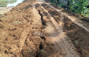 рмХрнЛрмЪрм┐рм│рм╛ рмирмжрнАрммрмирнНрмзрм░рнЗ рм╢рмЗрм▓рнЛ рмарм╛рм░рнЗ рнлрнж рмлрнБрмЯ рмирм┐рм░рнНрморм╛рмгрмзрм┐рми рмирмжрнАрммрмирнНрмз рмкрнБрмгрм┐ рмзрм╕рм┐рм▓рм╛, рмЖрмдрмЩрнНрмХрм┐рмд рмЧрнНрм░рм╛рморммрм╛рм╕рнА