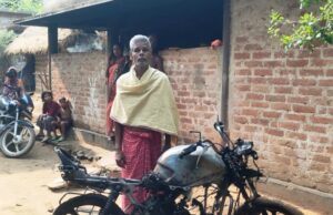 ପୁର୍ବ ଶତ୍ରୁତାକୁ କେନ୍ଦ୍ର କରି ପୋଡ଼ି ଦେଲେ ବାଇକିକୁ