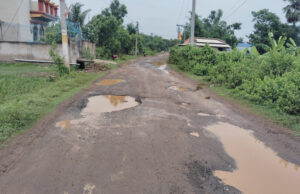 ତିହିଡ଼ି-ମାଟିଆସାହି ରାସ୍ତା ଅବସ୍ଥା ଅତ୍ୟନ୍ତ ଶୋଚନୀୟ, ପଥଚାରୀ ଭୋଗୁଛନ୍ତି ଦୁର୍ଦ୍ଦଶା, ମୁଖ୍ୟମନ୍ତ୍ରୀ ବସ୍ ସେବା ବାଧାପ୍ରାପ୍ତ