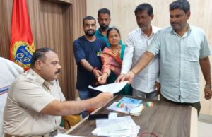 ଆଗରପଡା ଅଂଚଳର ବିଭିନ୍ନ ରାସ୍ତାର ଦୂରାବସ୍ଥା ନେଇ ସ୍ଥାନୀୟ କଂଗ୍ରେସ ଦଳ ପକ୍ଷରୁ ଦାବିପତ୍ର,୧୩ ତାରିଖ ସୁଦ୍ଧା ପ୍ରଶାସନ ନିର୍ଣ୍ଣାୟକ ଭୂମିକା ନନେଲେ ୧୪ ରୁ ରାସ୍ତାରୋକ ଚେତାବନୀ