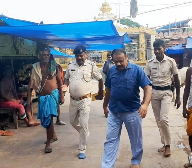 AKHANDALAMANI PITHA RE SP MANOJ ROUT