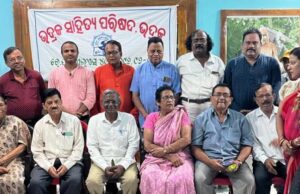 ଭଦ୍ରକ ସାହିତ୍ୟ ପରିଷଦର କବିତାପାଠ ଓ ଆଲୋଚନା ଚକ୍ର, ସାହିତ୍ୟ ହେଉଛି ସମାଜର ଦର୍ପଣ