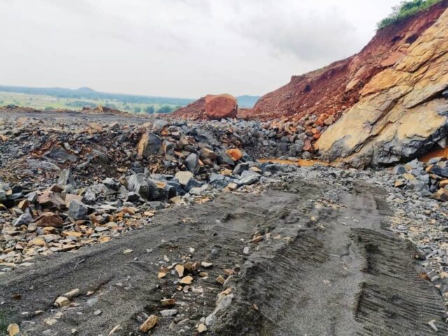 SARI SUA PAHADA RE MAFIA RAJ