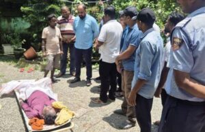 ହସ୍ପିଟାଲରେ ଦୁଇ ମୃତକଙ୍କୁ ଭେଟି ଶ୍ରଦ୍ଧାଞ୍ଜଳି ଜଣାଇଲେ ଭଦ୍ରକ ବିଧାୟକ