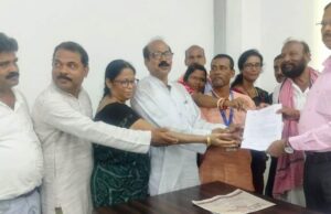 ଓଡିଶା ଶିଳ୍ପୀ ମହାସଂଘ ପକ୍ଷରୁ ମୁଖ୍ୟମନ୍ତ୍ରୀଙ୍କ ଉଦେଶ୍ୟରେ ଦାବୀପତ୍ର ପ୍ରଦାନ