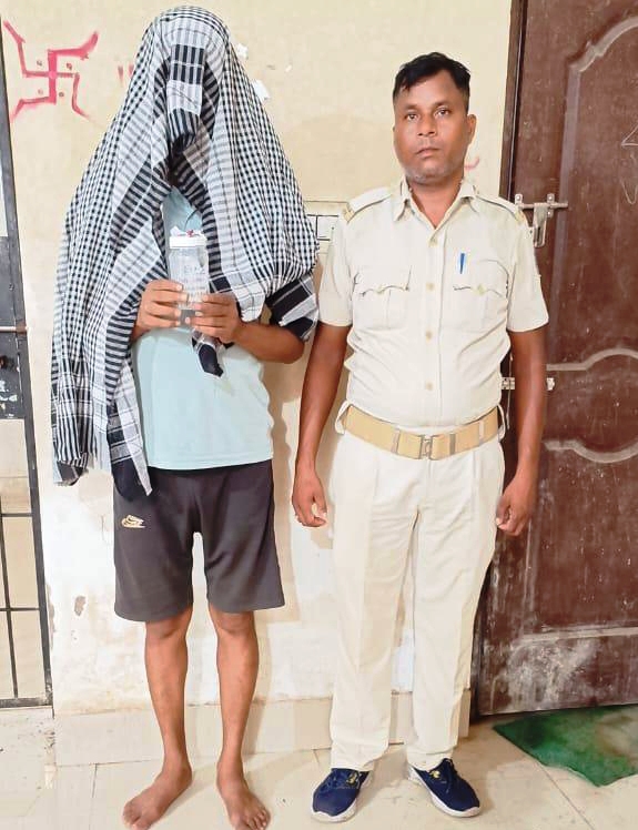 TIHIDI HEROIN JABAT & GIRAF