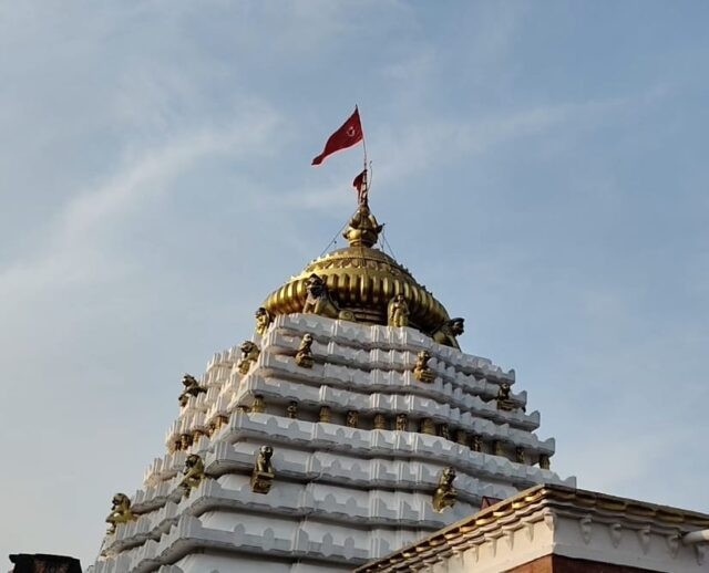 AKHANDALAMANI MANDIRARE DIPABALI NITIKANTI