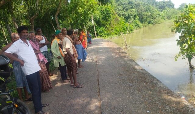 SALANDI NAI ANRE CHABISI PADA ROAD