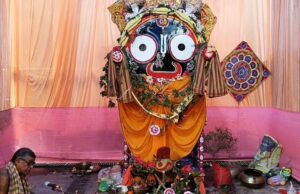 ପଂଚୁକ ବ୍ରତର ୨ୟ ଦିନ, ଆଖଣ୍ଡଳମଣିଙ୍କ ପୀଠରେ ହଜାର ହଜାର ଭକ୍ତଙ୍କ ଭିଡ, ଭାଗବତ ପାଠ ଓ ପାରାୟଣରେ ଉତ୍ସବମୁଖର ପୀଠ