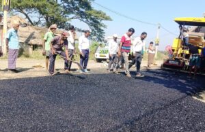 ଦିଗଛିଆ-ବାଂଶଡା ରାସ୍ତା ପ୍ରକଳ୍ପ ମିଆଦୀ ପରେ ମଧ୍ୟ କାର୍ଯ୍ୟ ଶେଷ ନେଇ ପ୍ରଶ୍ନବାଚୀ, ପିଚୁ କାର୍ଯ୍ୟର ମୋଟେଇ ନେଇ କାର୍ଯ୍ୟ ବନ୍ଦ କଲେ ଅଂଚଳବାସୀ ଗୋଟିଏ ପଟରେ କାର୍ଯ୍ୟ ଚାଲିଥିବା ବେଳେ ଅନ୍ୟ ପଟରେ ପିଚୁ ଉଠିଗଲାଣି