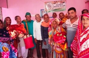 ବାରୋ ପଂଚାୟତ କଂଗ୍ରେସ ପକ୍ଷରୁ ୩୦ହିତାଧିକାରୀଙ୍କୁ କମ୍ବଳ ବଂଟନ