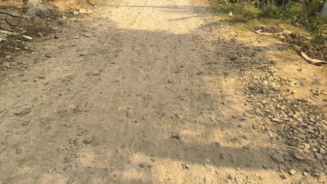 RASTA KAMA CHADI THIKADAR FERAR