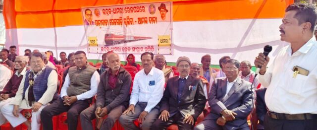 BHADRAK-DHAMARA PASSENGER TRAIN DABI DHARANA