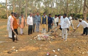 ଫଳପୁର ଗ୍ରାମ୍ୟ ଜଙ୍ଗଲରେ ଧାମନଗର ପ୍ରେସ କ୍ଲବର ବନ୍ଧୁମିଳନ ଓ ପରିବେଶ ସୁରକ୍ଷା ଆଲୋଚନା ଚକ୍ର