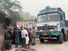 ଧୋକ୍କା ଦେଲା ଗୁଗଲ ମ୍ୟାପ,ଗାଁ କୁ ମାଡ଼ି ଗଲା ଟ୍ରକ, ଭାଙ୍ଗିଲା ଘର