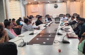 ମଣ୍ଡିରୁ ଧାନ ଉଠାଇବା ପାଇଁ ପ୍ରଶାସନ ପକ୍ଷରୁ ଦୁଇଥାକିଆ ବୈଠକ,ଏଫଏକ୍ୟୁ ମାନର ଧାନ ଉଠାଇବାକୁ ମିଲର ଜିଦ୍ରେ ଅଟଳ,ଟୋକନ ଅବଧି ବୃଦ୍ଧି ପାଇବ, ୮୦ ହଜାର ଟୋକନ ଇସ୍ୟୁ କରାଯାଇଛି, ଚାଷୀ ଆନ୍ଦୋଳନ ଦାନା ବାନ୍ଧୁଛି