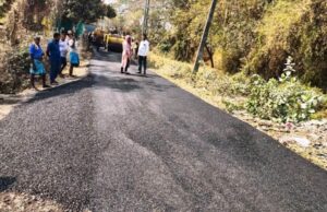 କୋଟିଏରୁ ଉର୍ଦ୍ଧ ଟଙ୍କାର କେନାଲ ପିଚ୍ କାମ ନିମ୍ନମାନର ଅଭିଯୋଗ,ନିୟମ ଉଲ୍ଲଂଘନ ଅଭିଯୋଗରେ ଗ୍ରାମବାସୀଙ୍କ ଦ୍ୱାରା ରାସ୍ତା କାର୍ଯ୍ୟ ବନ୍ଦ