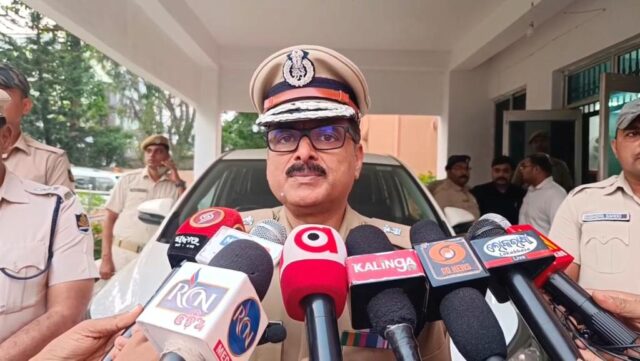 SRIRAM NABAMI - CRIME BRANCH POLICE DG PRESS MEET