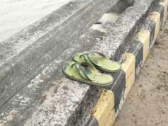 ବ୍ରିଜ୍ ଉପରେ ରହିଛି ଜୋତା ଏବଂ ମୋବାଇଲ,ନଦୀକୁ ଜଣେ ଯୁବକ ଡେଇଁପଡ଼ିଥିବା ସୂଚନା