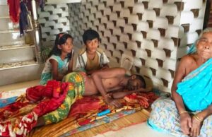 ଦୁର୍ଘଟଣାରେ ଗୁରୁତର ଯୁବକ, ଚିକିତ୍ସା ପାଇଁ ଅର୍ଥ ସାଜିଛି ବାଧକ, ସହାୟତାର ହାତ ବଢ଼ାଇଲା ଧାମନଗର ବରିଷ୍ଠ ନାଗରିକ ପରିଷଦ
