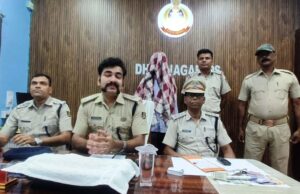 ଧାମନଗର : ବ୍ରାଉନ ସୁଗାର ନେଇ ଯାଉଥିବା ବେଳେ ମାଡ଼ି ବସିଲା ପୋଲିସ, ନଗଦ ୪୩୦୦ ଟଙ୍କା ଓ ସ୍କୁଟି ଜବତ୍