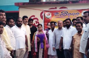 ବିଜେପି ପକ୍ଷରୁ ଅର୍ଥନୀତିରେ ଟପ୍ପର ଛାତ୍ରୀ ଇତିପୁଷ୍ପାଙ୍କୁ ସମ୍ବର୍ଦ୍ଧନା
